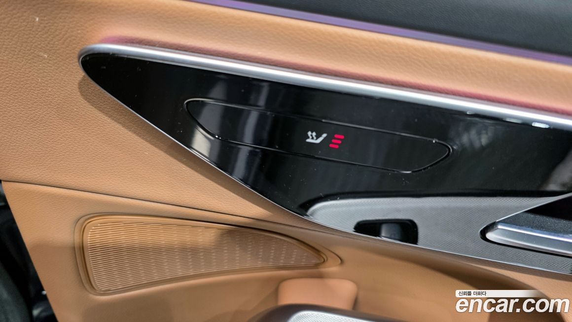 Mercedes-Benz E-Class 2024