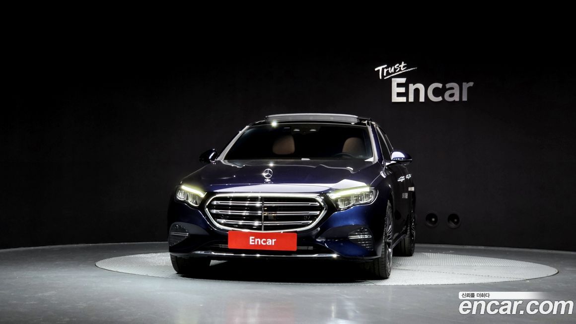 Mercedes-Benz E-Class 2024