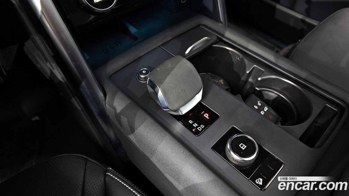 Land Rover Discovery 2023