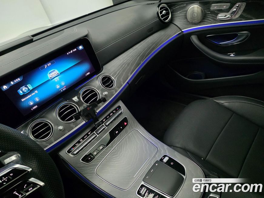 Mercedes-Benz E-Class 2022