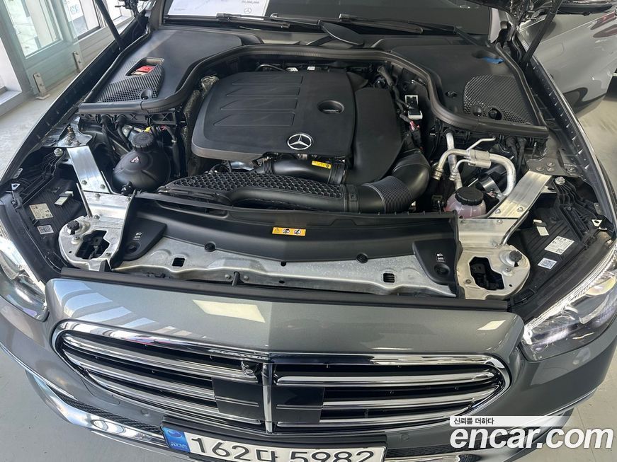 Mercedes-Benz E-Class 2023