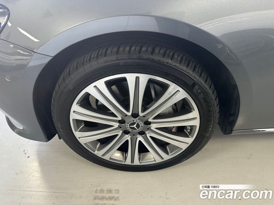 Mercedes-Benz E-Class 2023