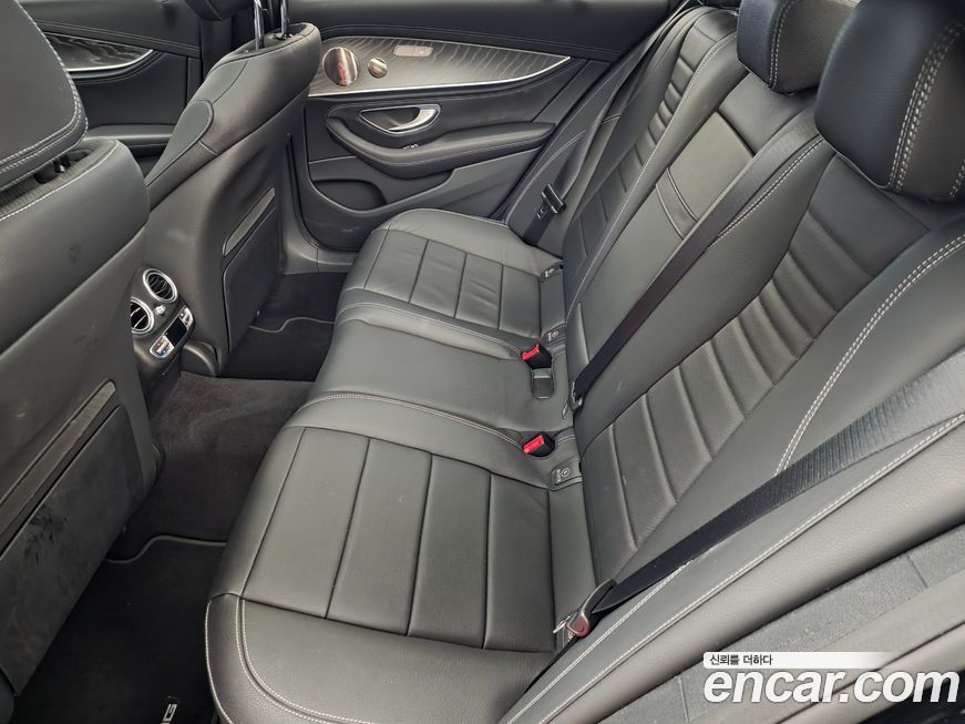 Mercedes-Benz E-Class 2022