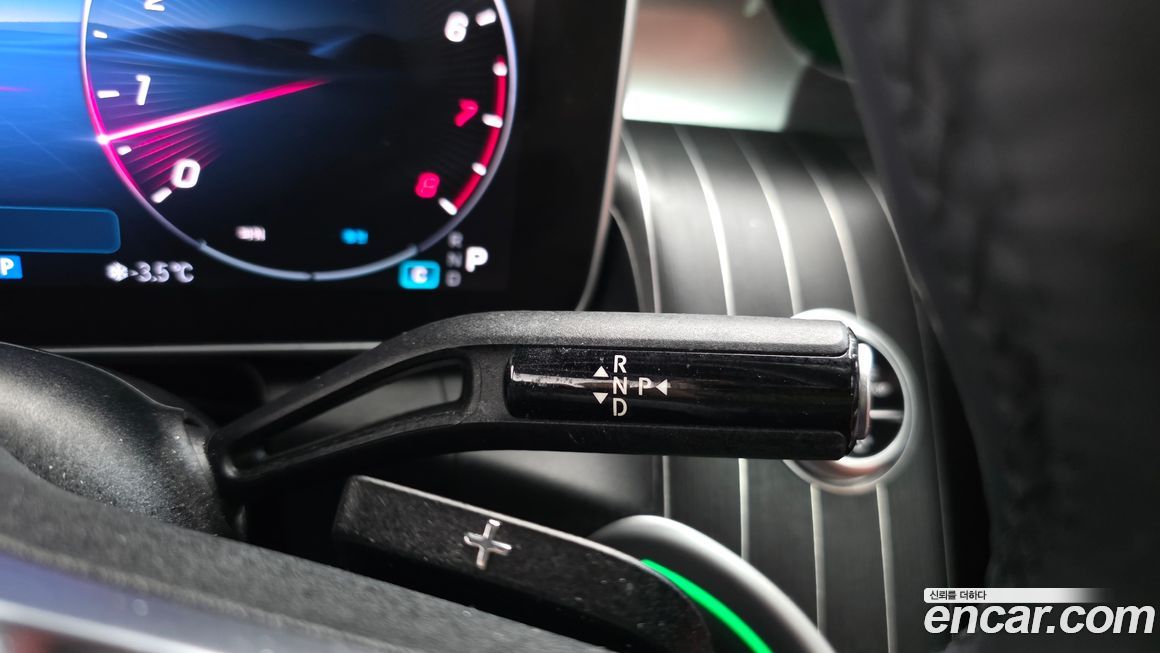 Mercedes-Benz GLC-Class 2025