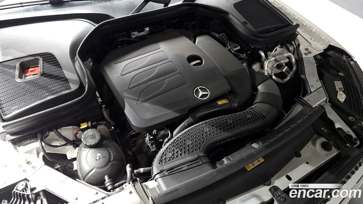 Mercedes-Benz GLC-Class 2023