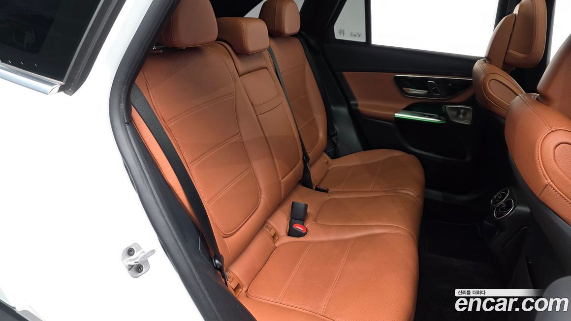 Mercedes-Benz GLC-Class 2025