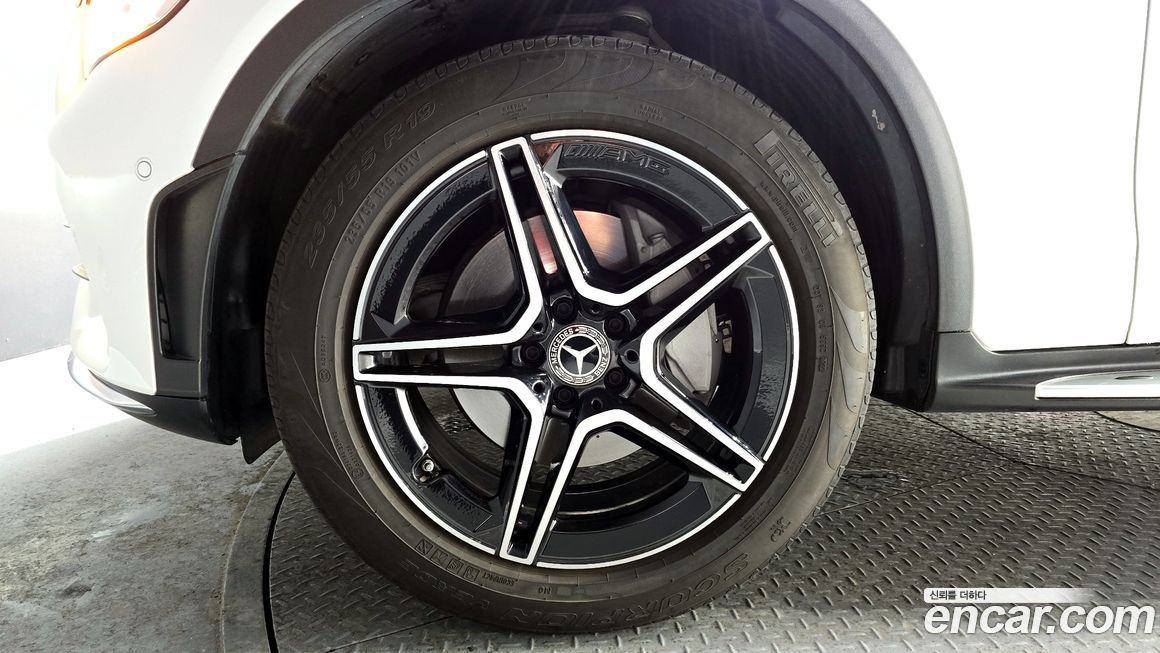 Mercedes-Benz GLC-Class 2023