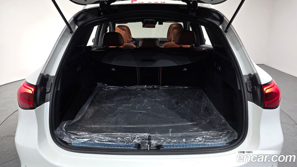 Mercedes-Benz GLC-Class 2025