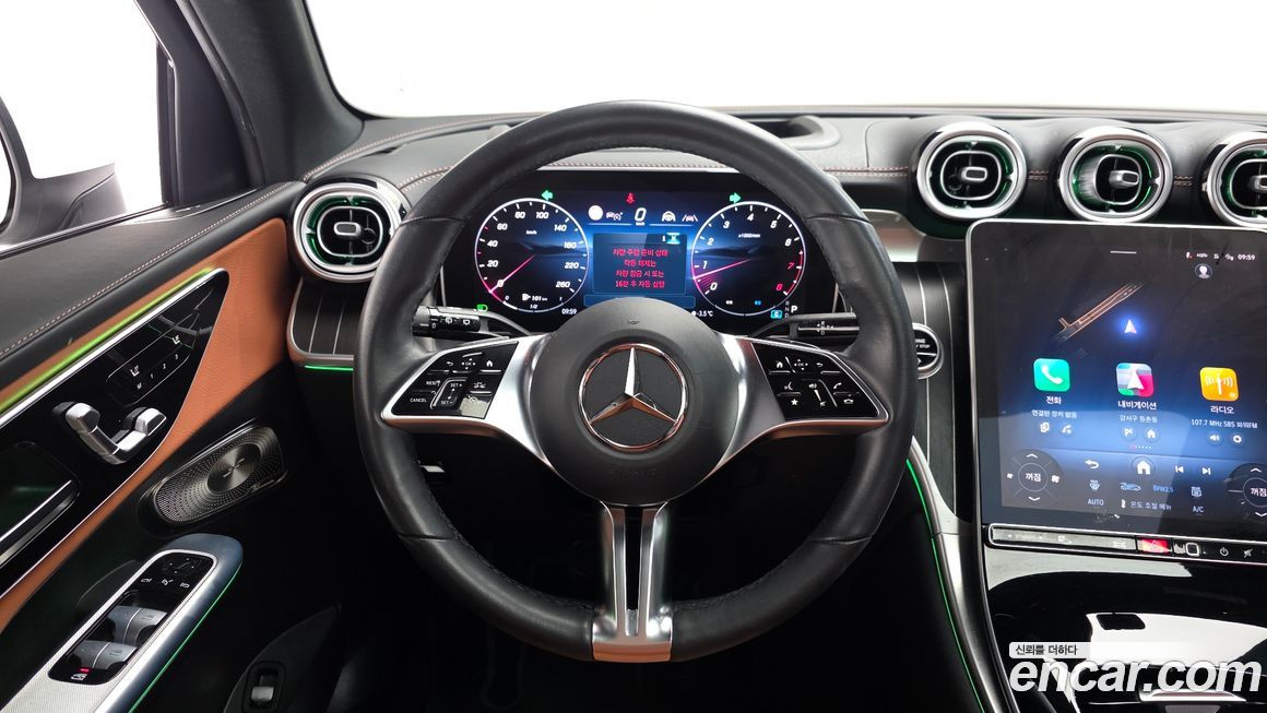 Mercedes-Benz GLC-Class 2025