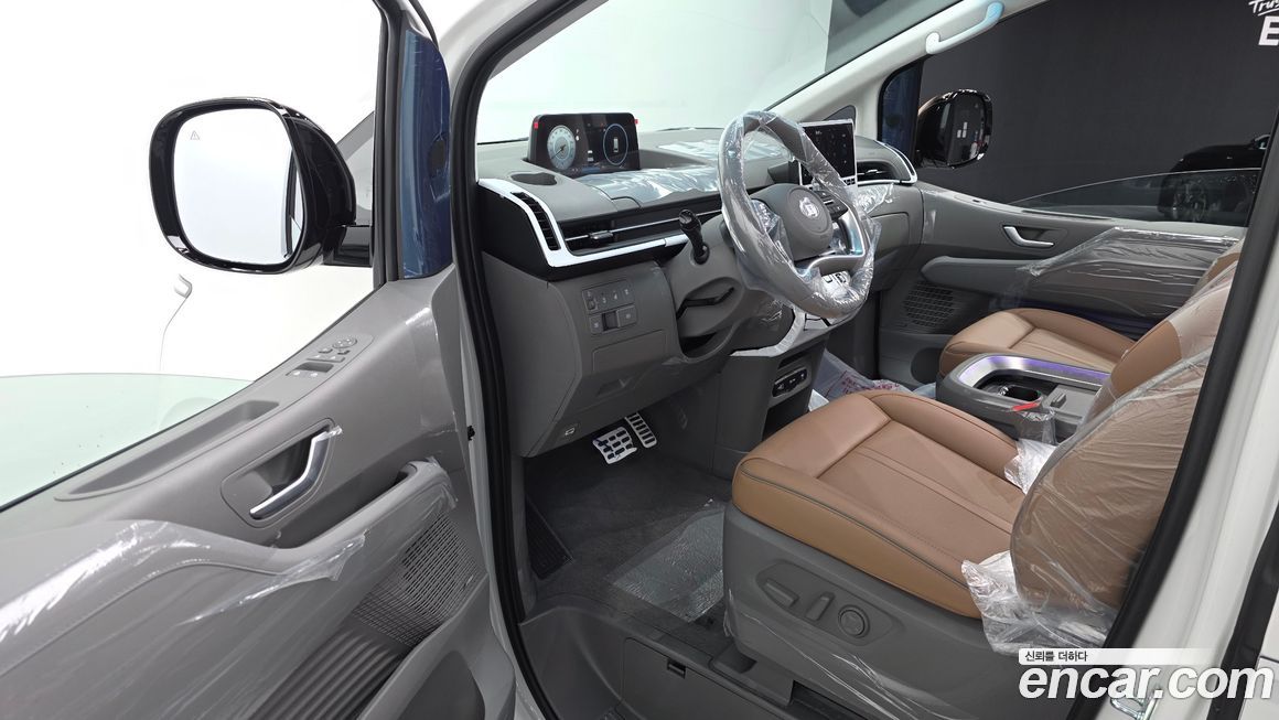 Hyundai Staria 2025