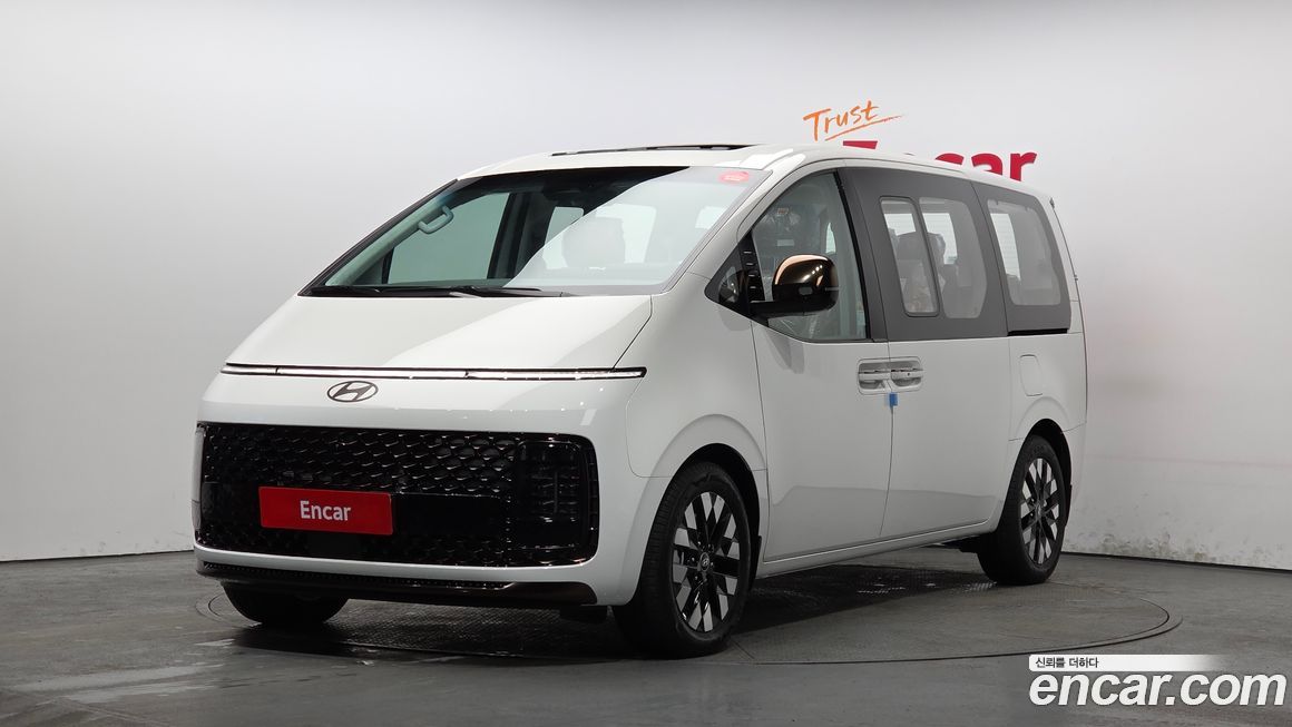 Hyundai Staria 2025