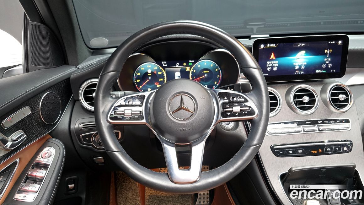 Mercedes-Benz GLC-Class 2023