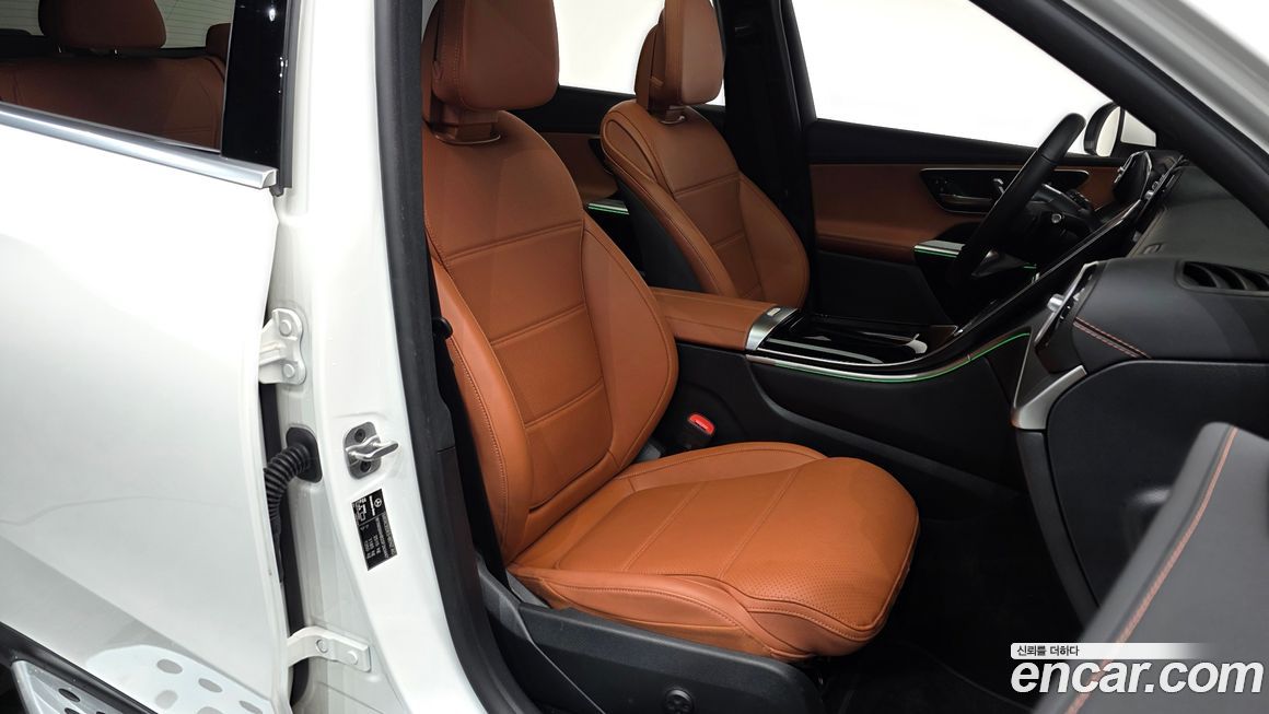 Mercedes-Benz GLC-Class 2025