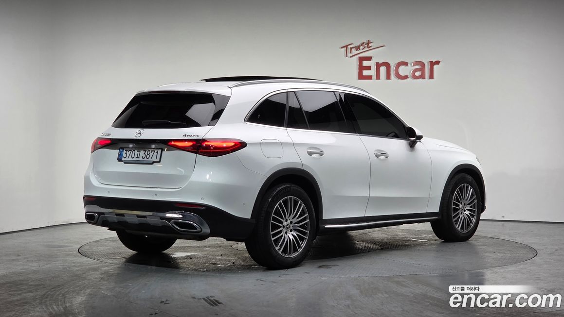 Mercedes-Benz GLC-Class 2025