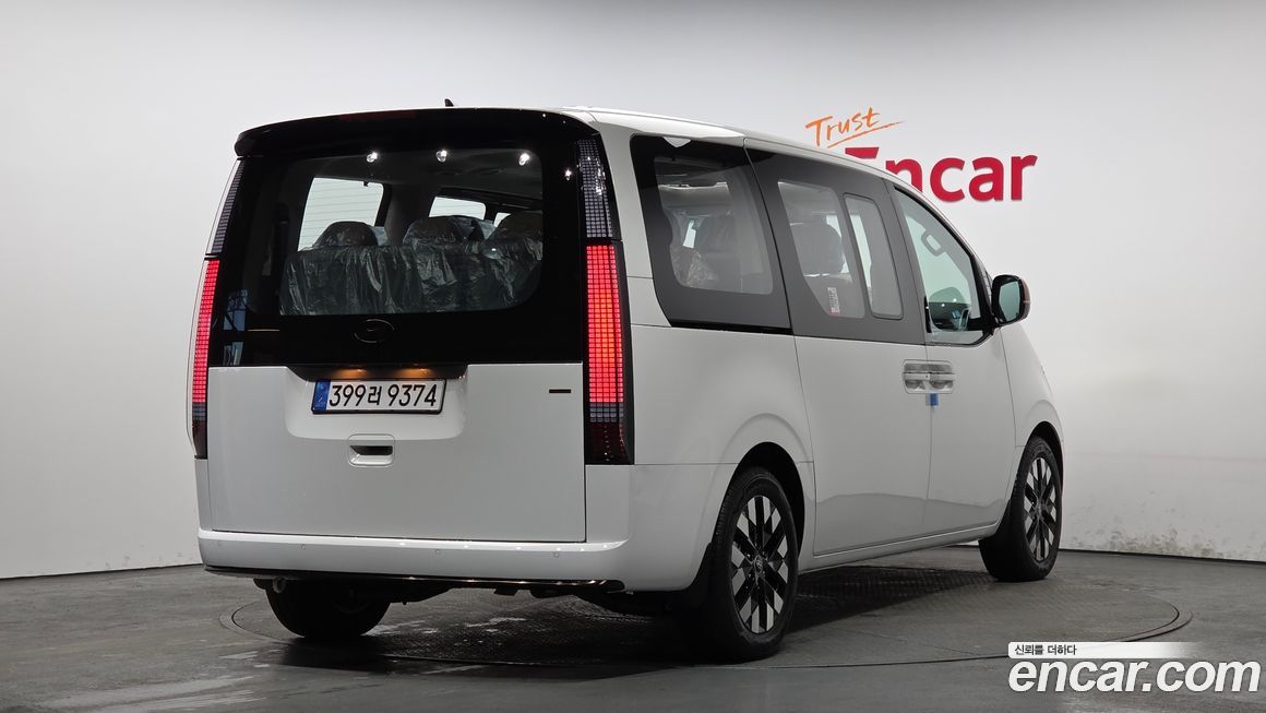 Hyundai Staria 2025