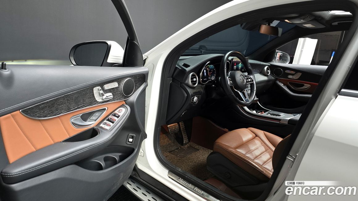 Mercedes-Benz GLC-Class 2023