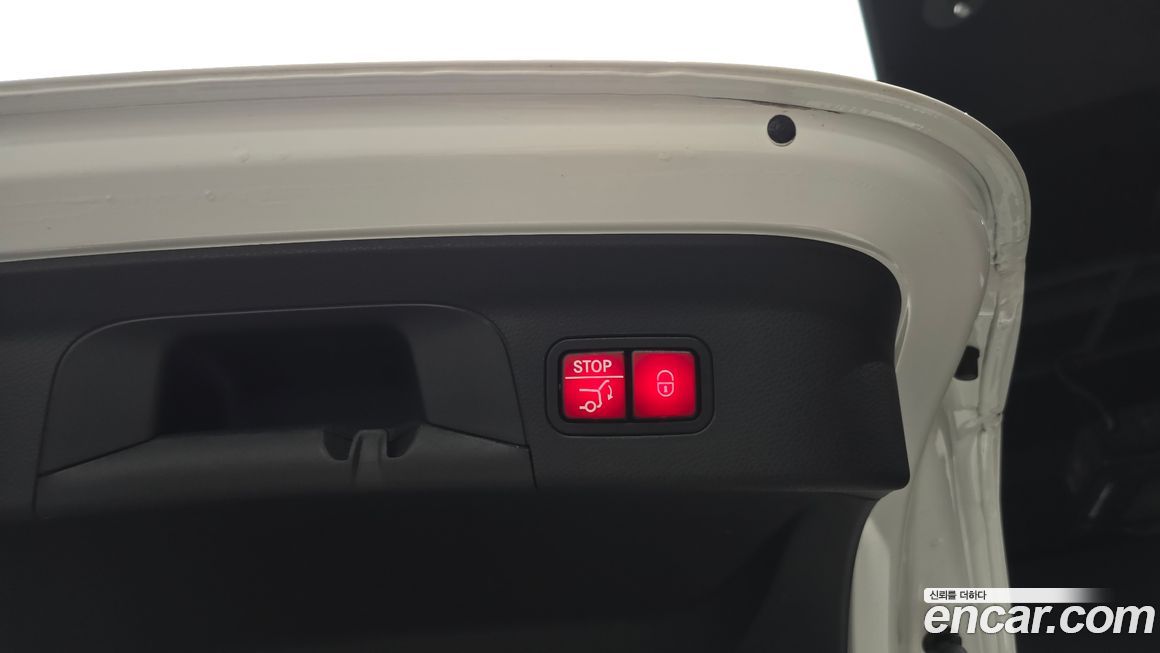 Mercedes-Benz GLC-Class 2023