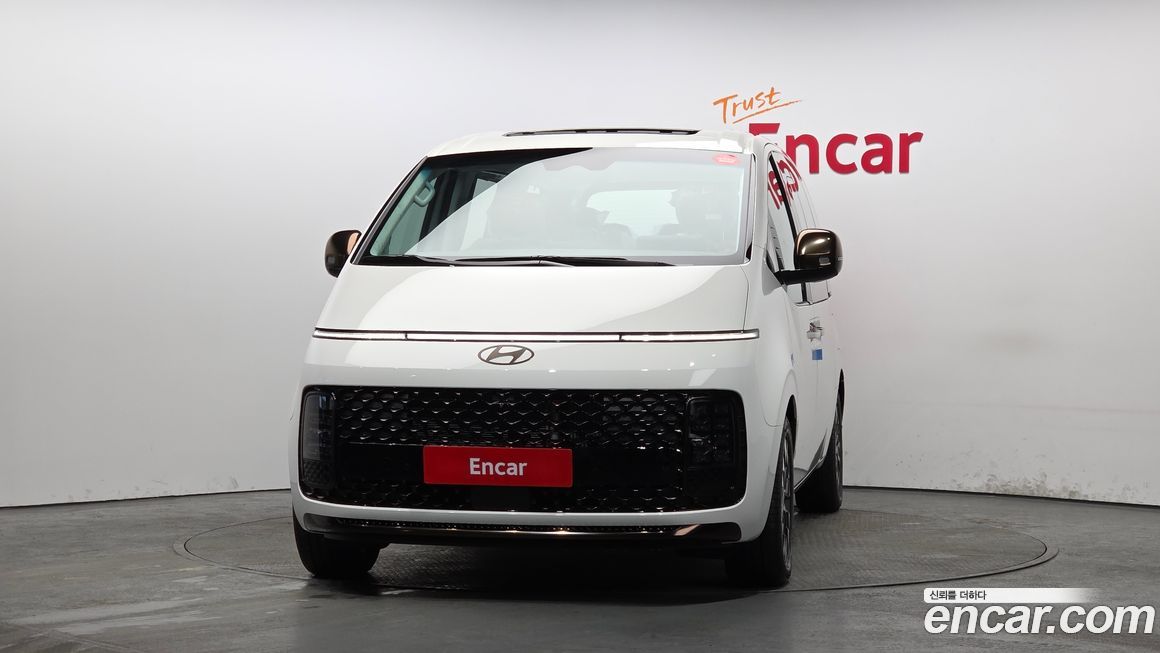 Hyundai Staria 2025