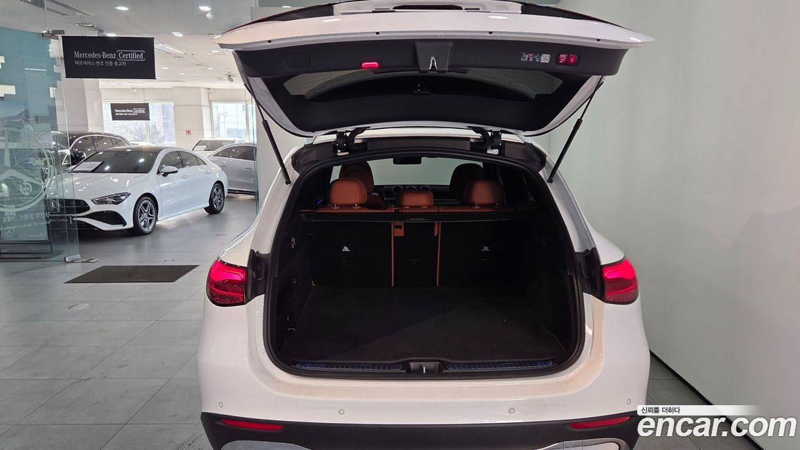 Mercedes-Benz GLC-Class 2025