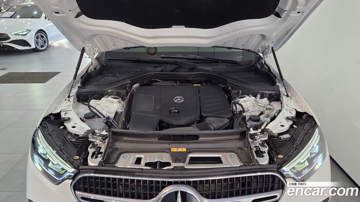 Mercedes-Benz GLC-Class 2025