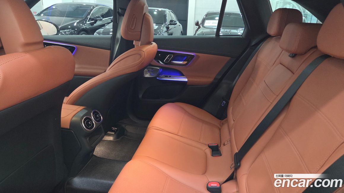 Mercedes-Benz GLC-Class 2025