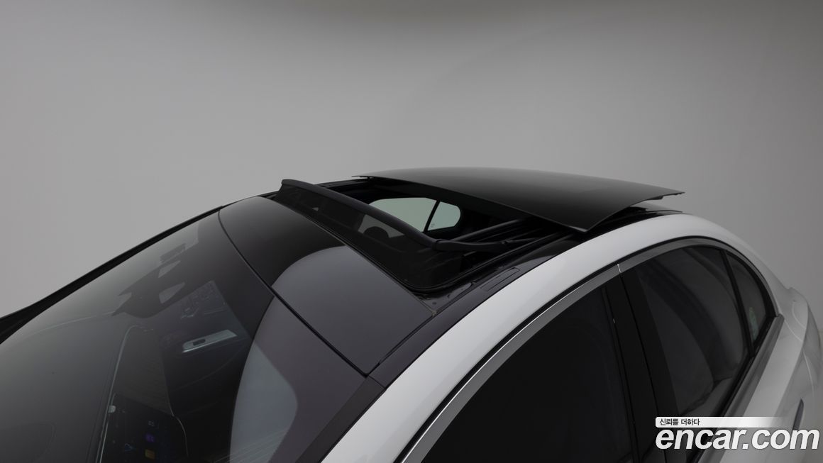 Mercedes-Benz E-Class 2025