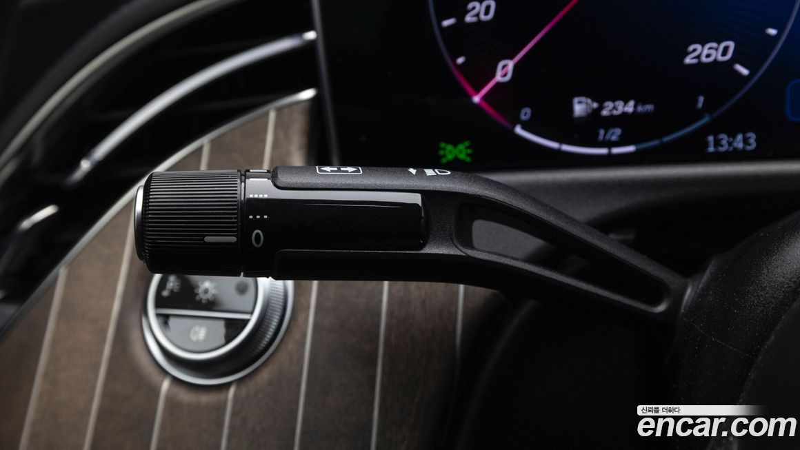 Mercedes-Benz E-Class 2025