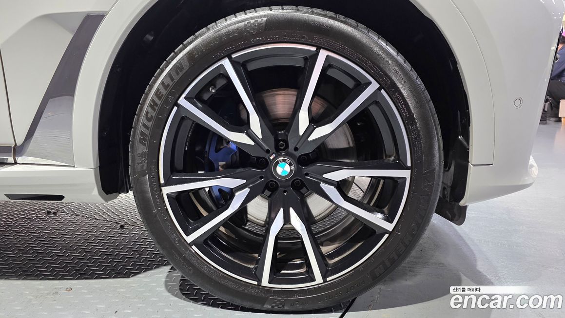 BMW X7 2021