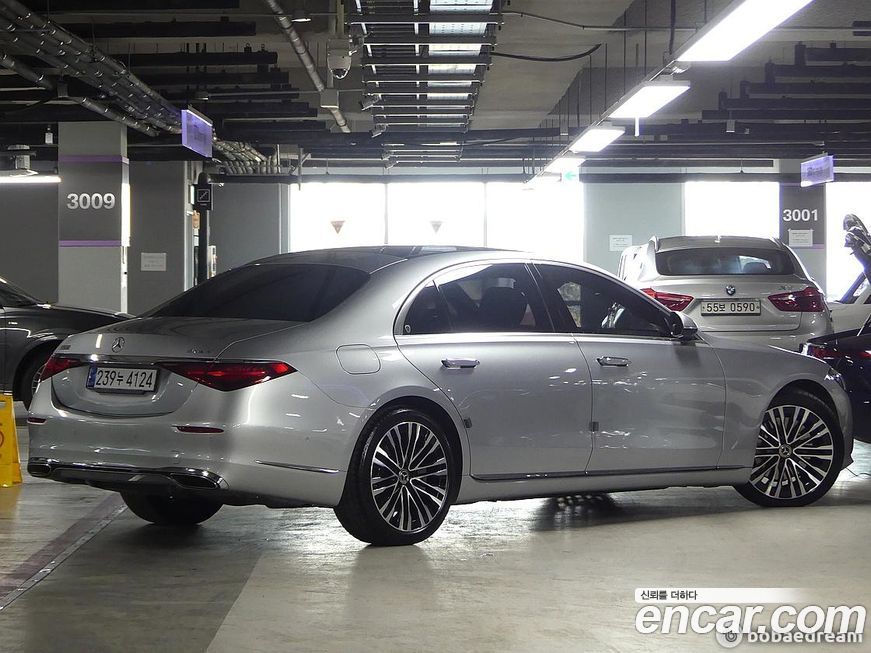 Mercedes-Benz S-Class 2021