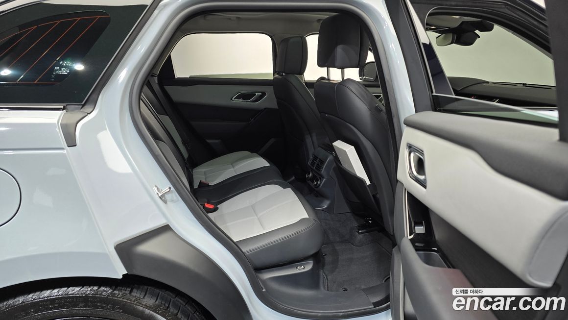 Land Rover Range Rover Velar 2025