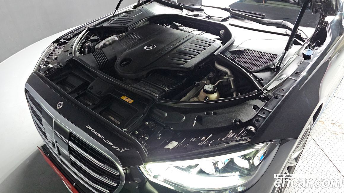 Mercedes-Benz S-Class 2021