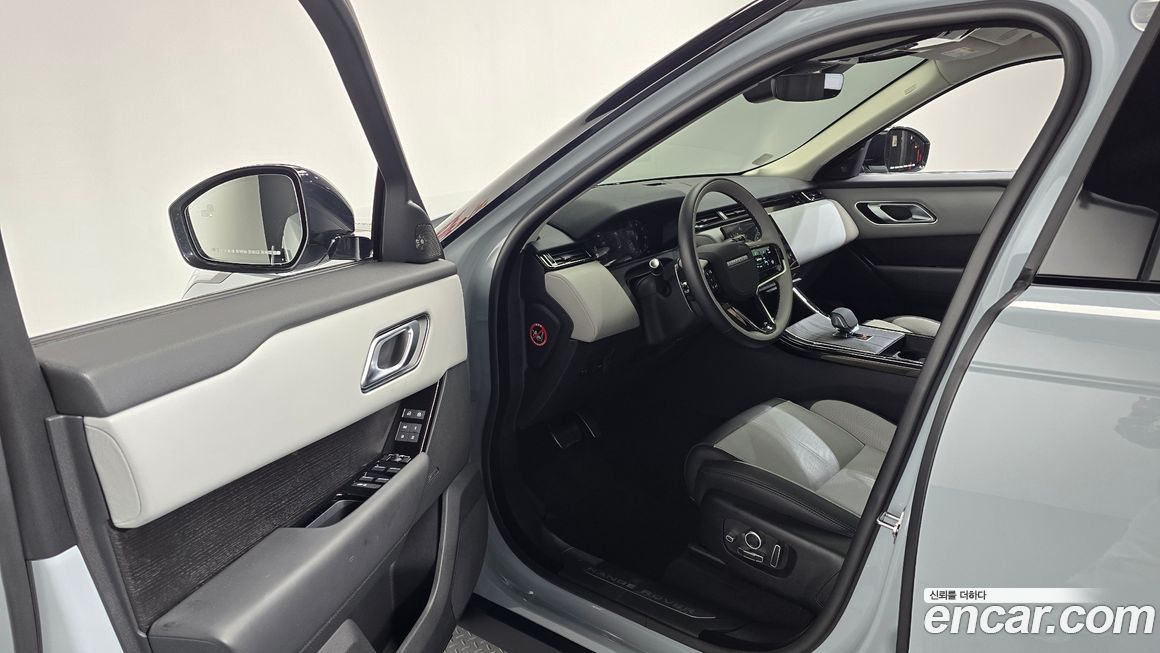Land Rover Range Rover Velar 2025