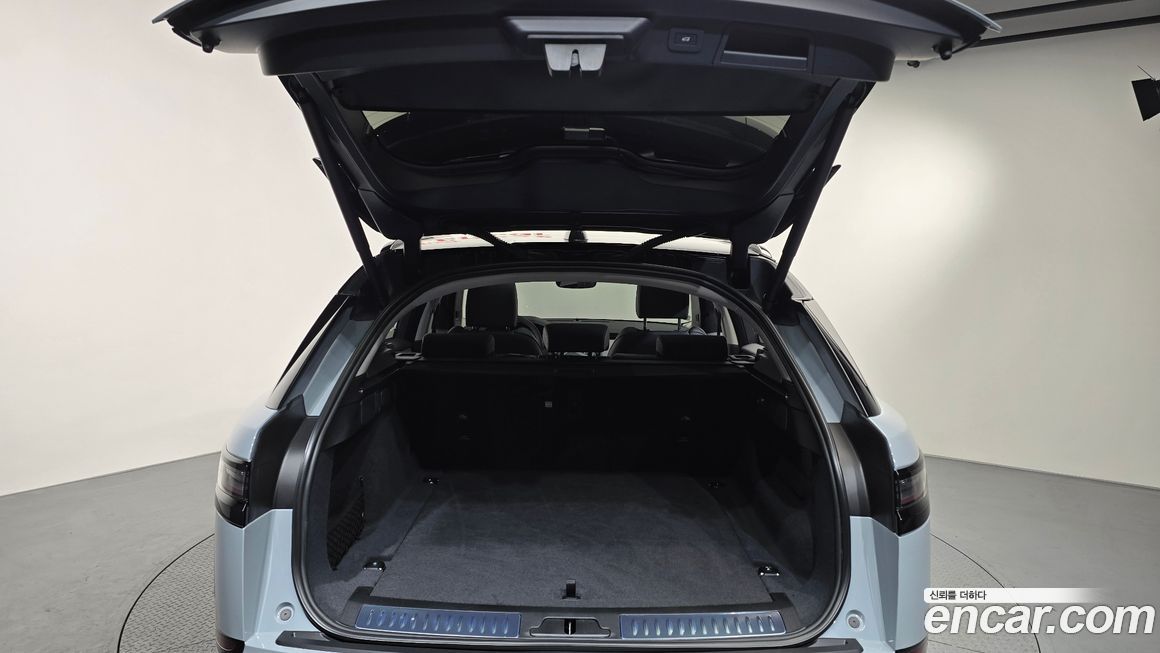 Land Rover Range Rover Velar 2025