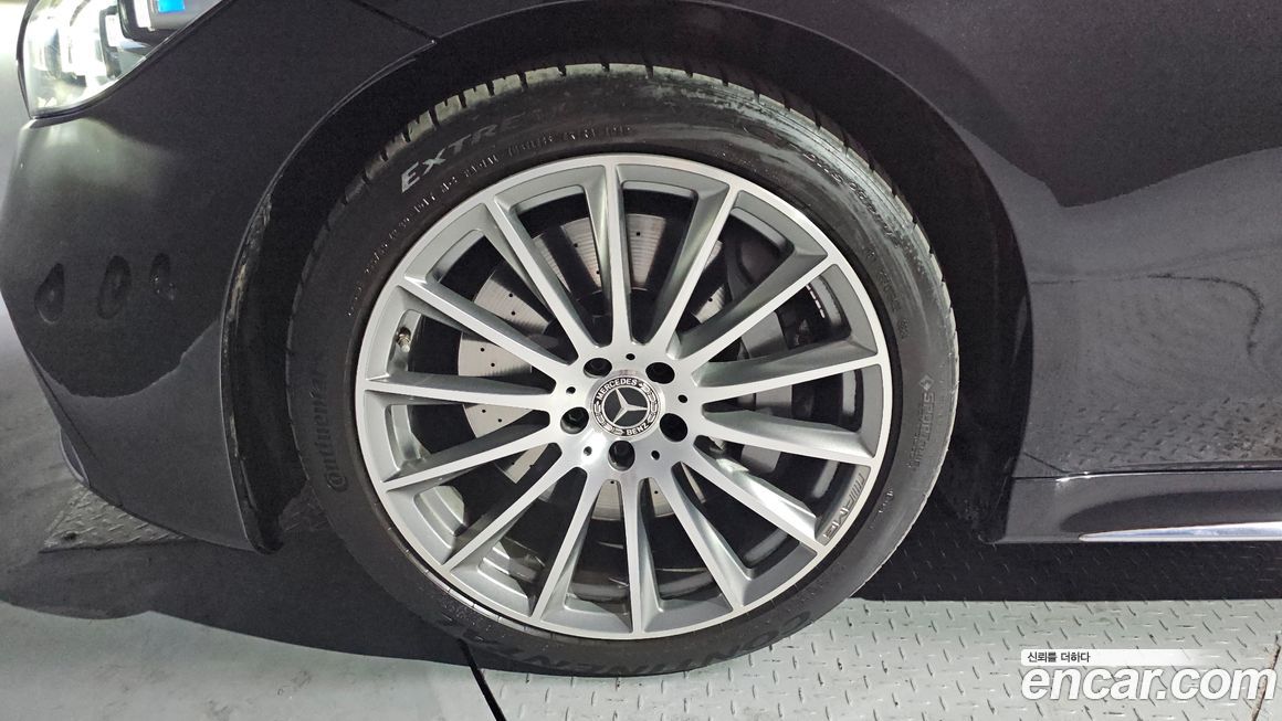 Mercedes-Benz S-Class 2021