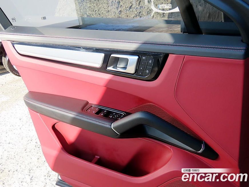 Porsche Cayenne 2022