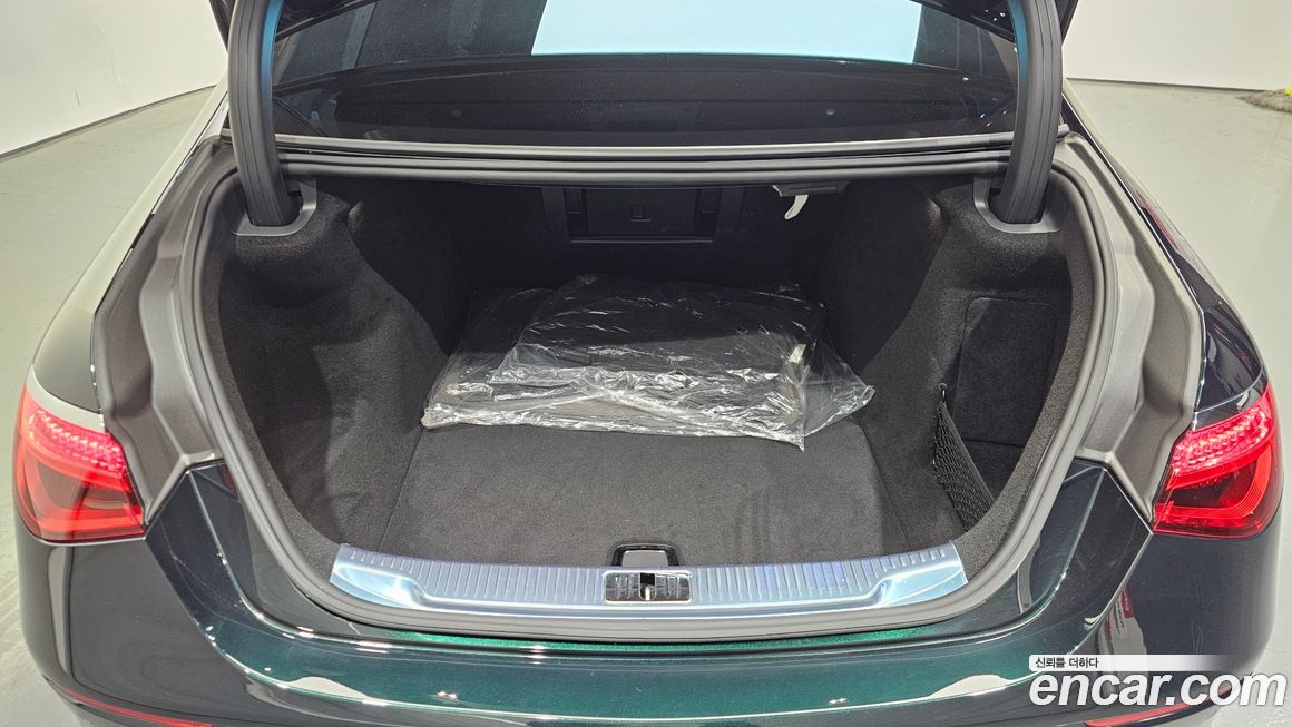 Mercedes-Benz S-Class 2021