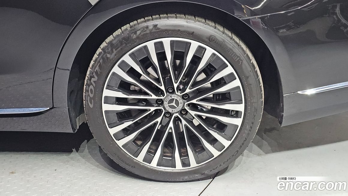 Mercedes-Benz S-Class 2023