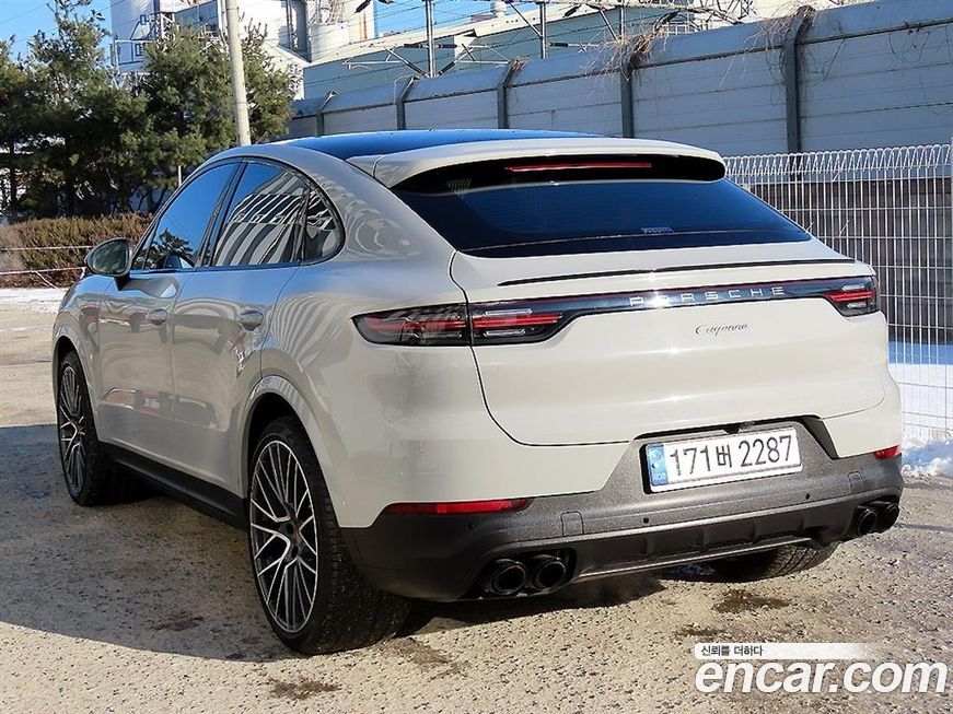 Porsche Cayenne 2022