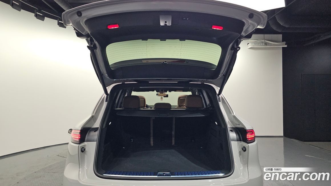 Porsche Cayenne 2023