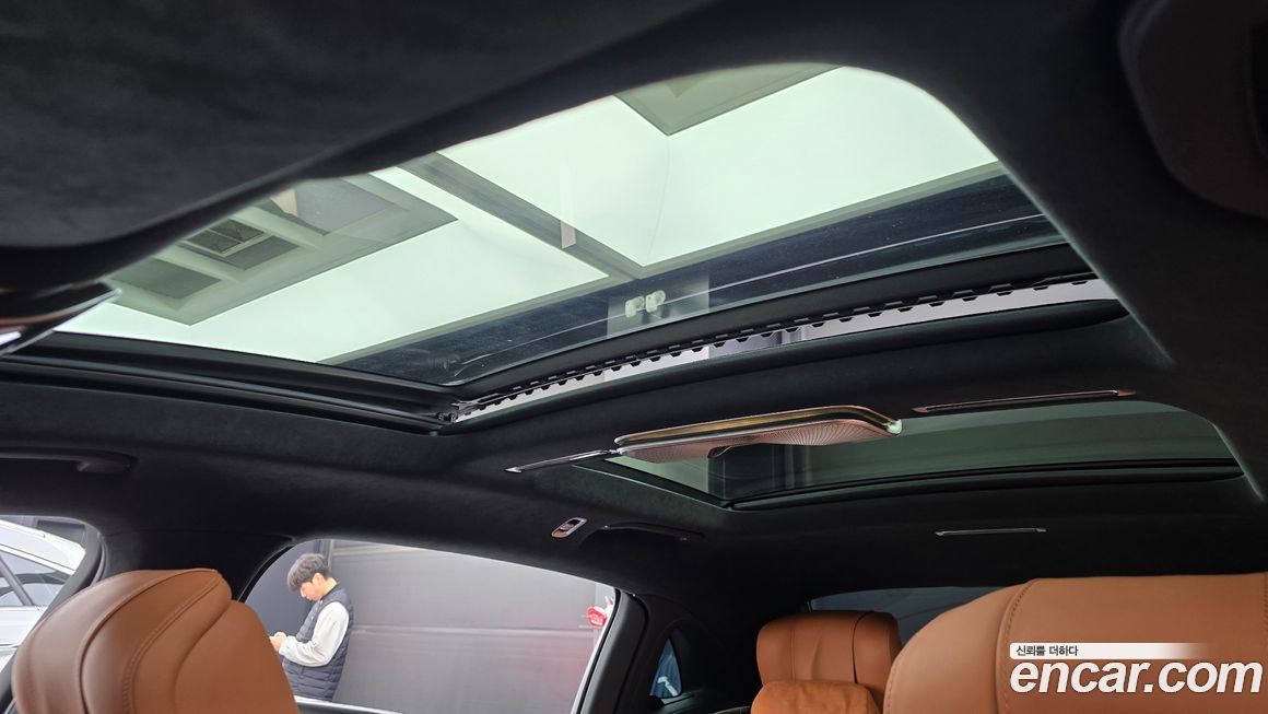 Mercedes-Benz S-Class 2024