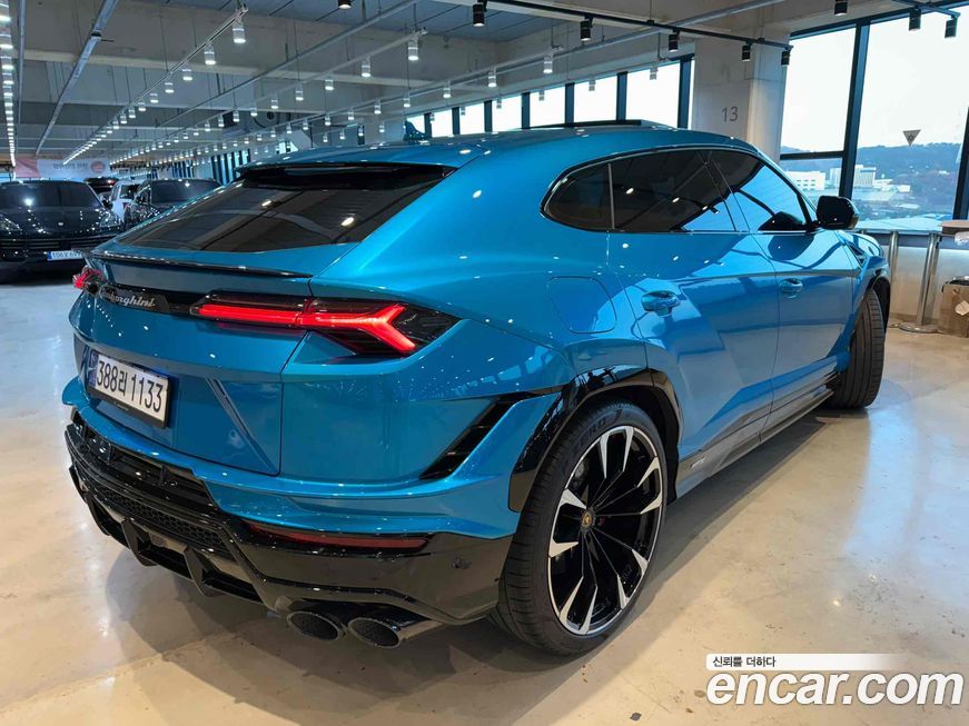 Lamborghini Urus 2024