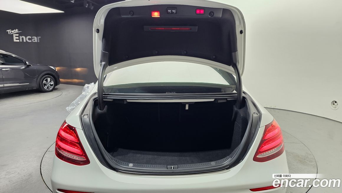 Mercedes-Benz E-Class 2017