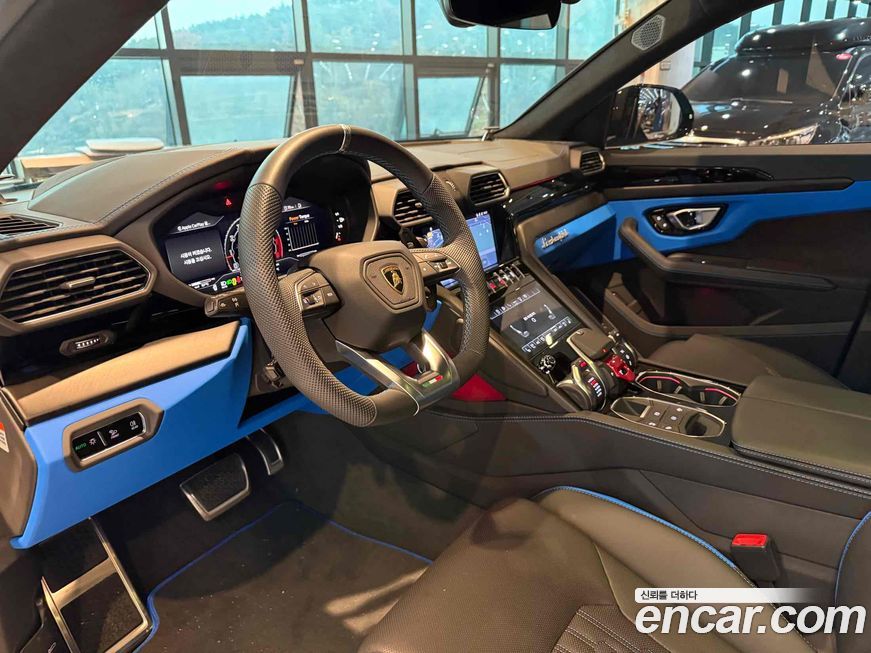 Lamborghini Urus 2024