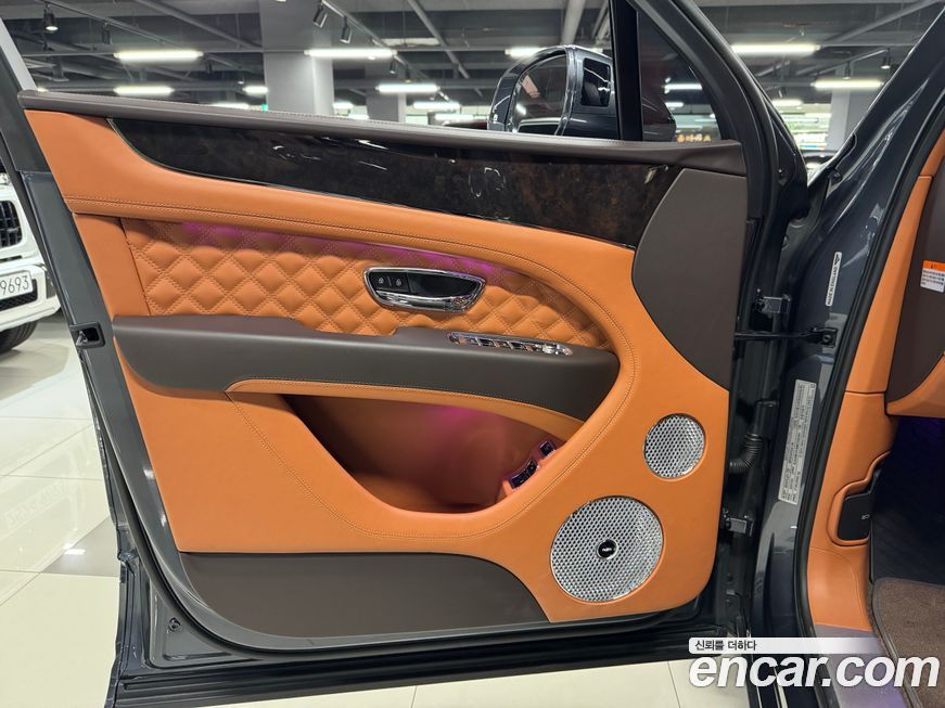 Bentley Bentayga 2021