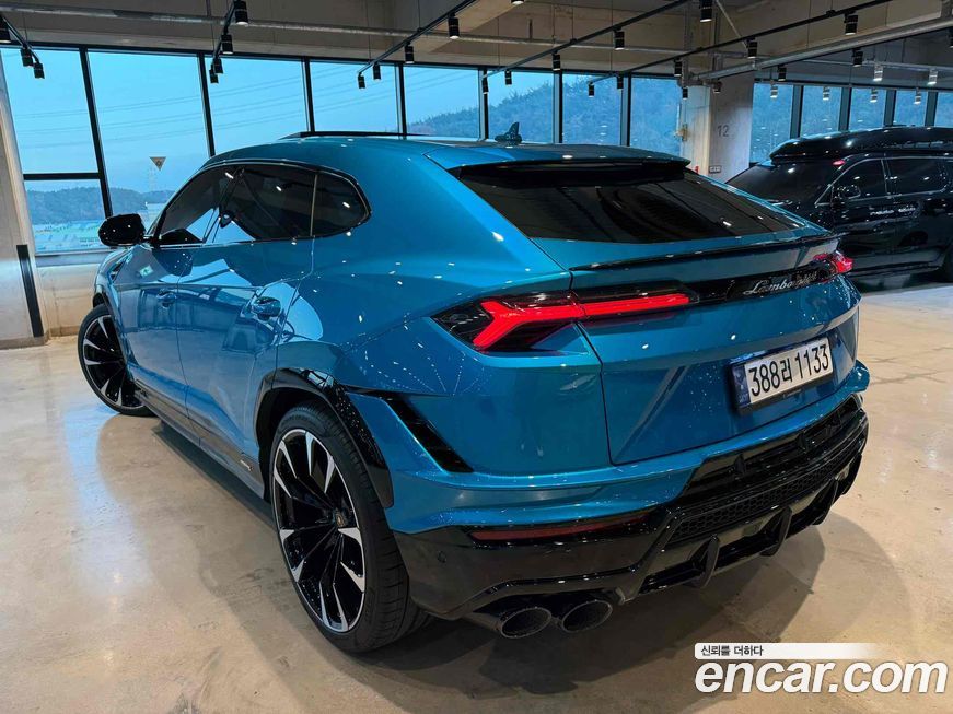 Lamborghini Urus 2024