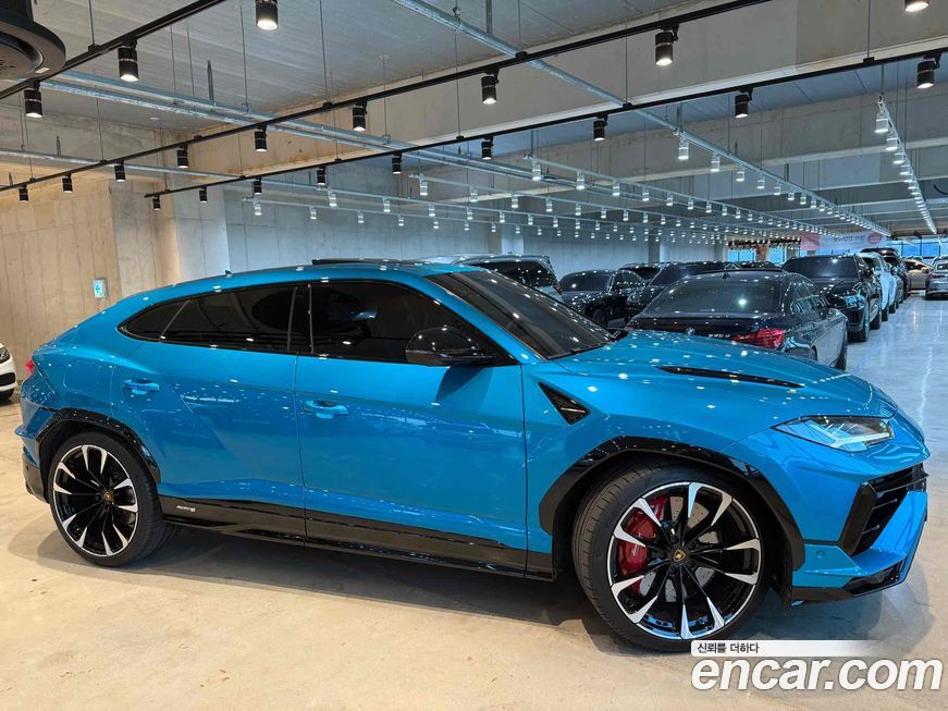 Lamborghini Urus 2024