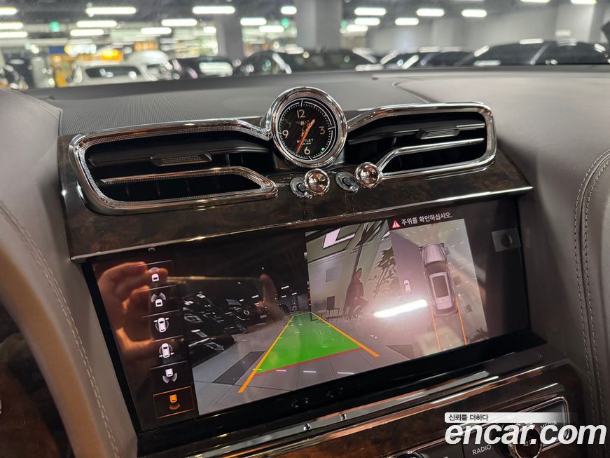 Bentley Bentayga 2021