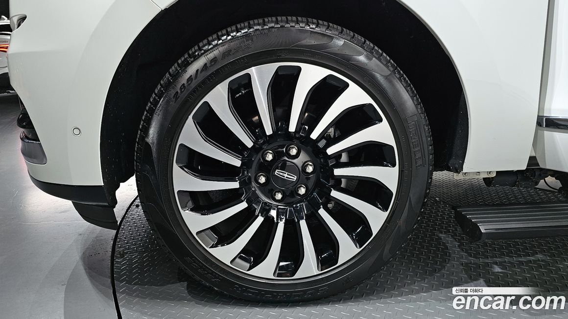 Lincoln Navigator 2023