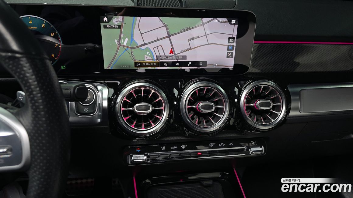 Mercedes-Benz GLB-Class 2020