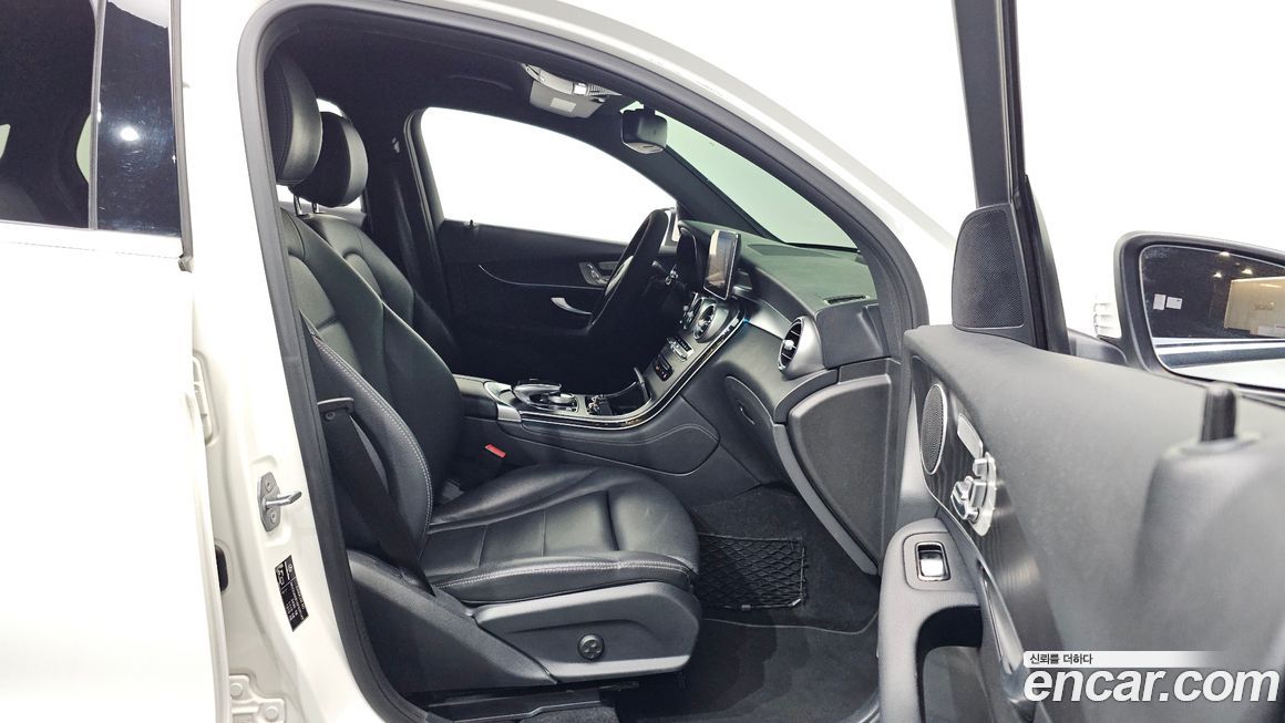 Mercedes-Benz GLC-Class 2019